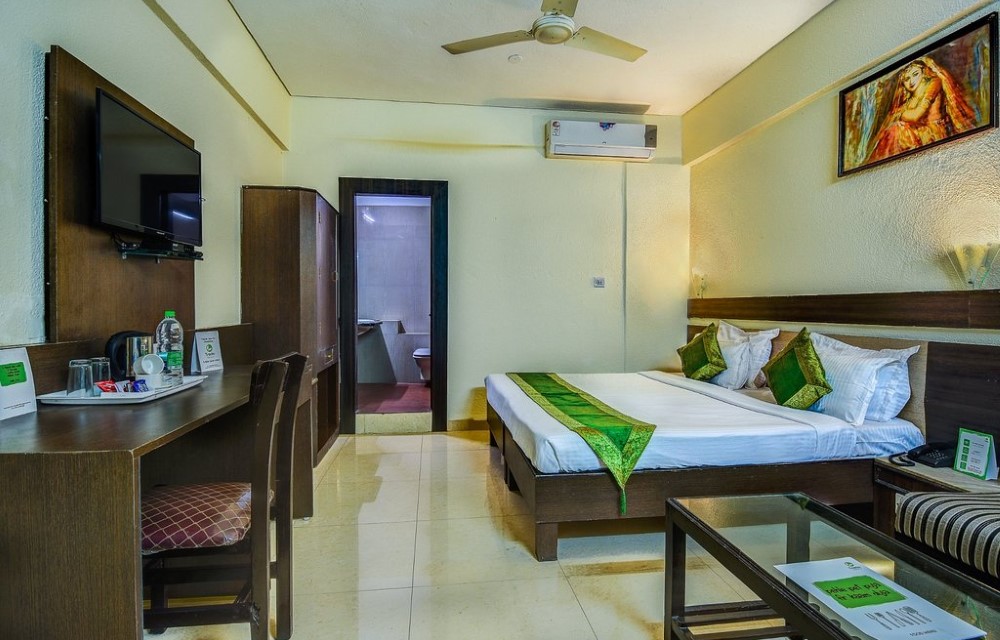 1608729554Deluxe-Room-Hotel-Shagun-(1)